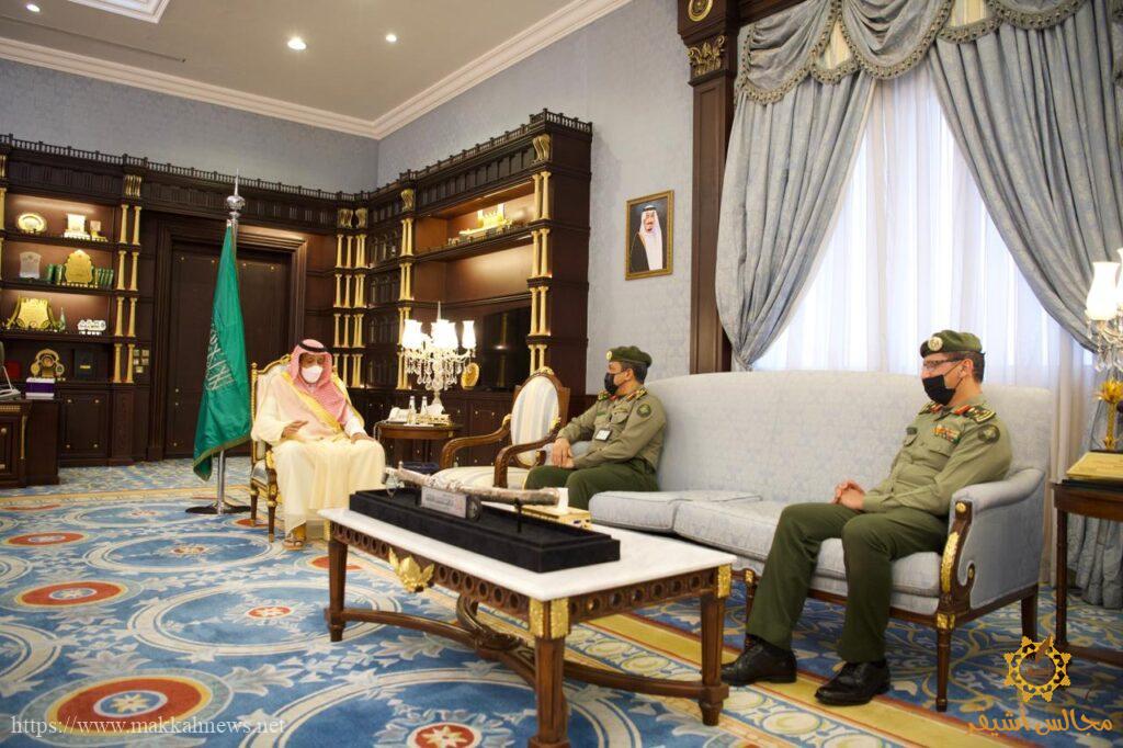 أمير الباحة يستقبل مدير جوازات المنطقة العنقري المعين حديثاً